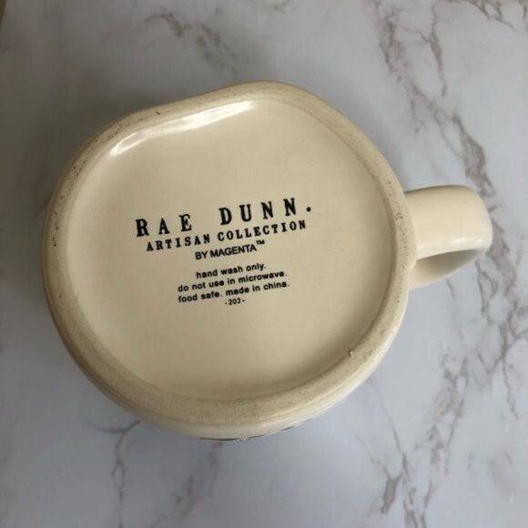 Rae Dunn World’s Best Mom mug - Picture 2 of 2